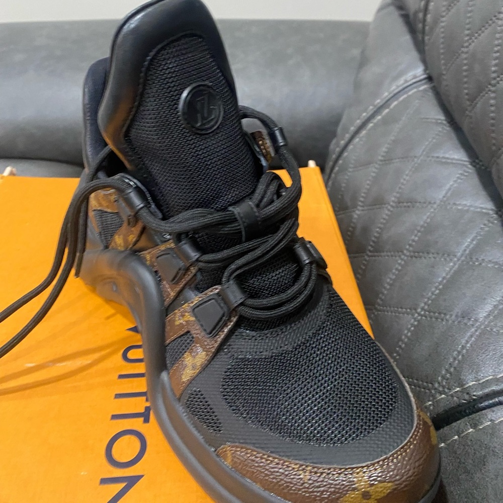Louis Vuitton women sneakers size 10